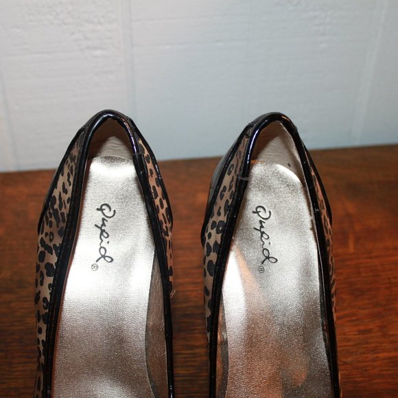 LIMITED TIME SALE: Qupid Animal Print Stilettos with Black Patent Accents Size 8 - Picture 5 of 10